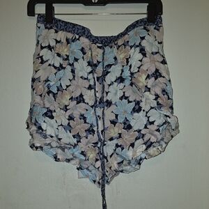 Vanilla Star Floral Women's Shorts - Blue and White